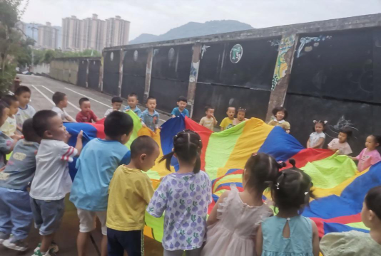 潮州市地方国营瓷三厂幼儿园阅读区