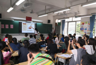 江门市范罗冈小学阅读区