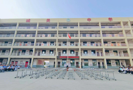 台城镇南强小学阅读区
