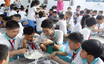 台城镇横湖小学阅读区