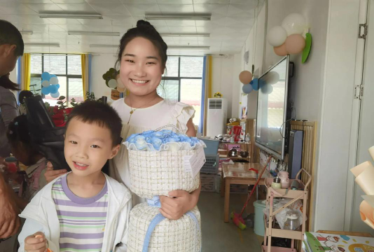 澄海市上华镇金凤幼儿园阅读区