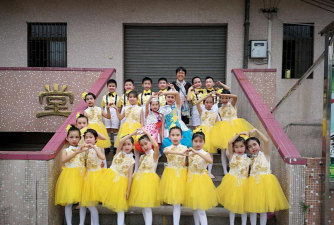 台山市水步中心小学阅读区
