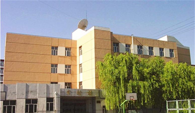 张家口市第十中学阅读区