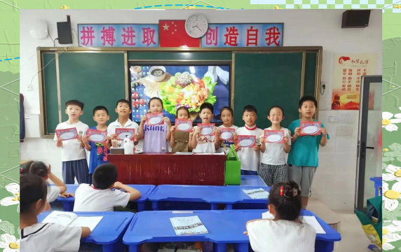 安阳市灯塔路小学阅读区