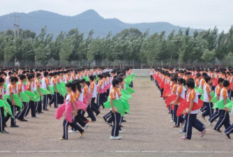 河北省承德市平泉县黄土梁子中学阅读区