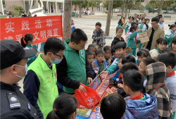 海宴镇海宴小学阅读区