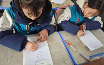 三合镇中心小学阅读区
