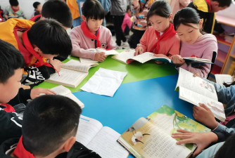 大冶市刘仁八镇中心小学阅读区