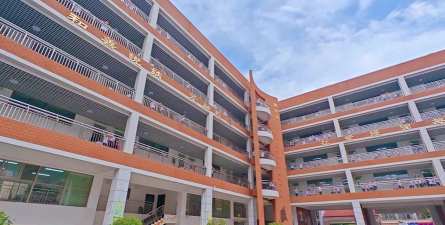 市实验小学阅读区