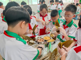 江门市新会圭峰小学阅读区