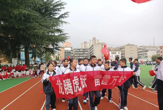 商洛市商州区白杨店镇初级中学阅读区