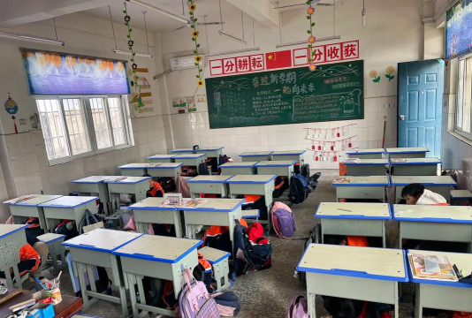 平遥县朱坑乡第三初级中学校阅读区