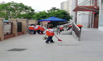湛江经济技术开发区第十三小学阅读区