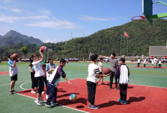 郧西县夹河镇黑虎中心小学阅读区
