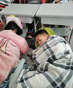 宁晋县私立开发学校阅读区