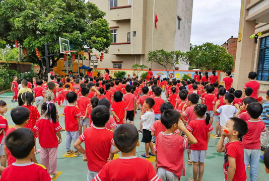 阳山县岭背镇阳光幼儿园阅读区