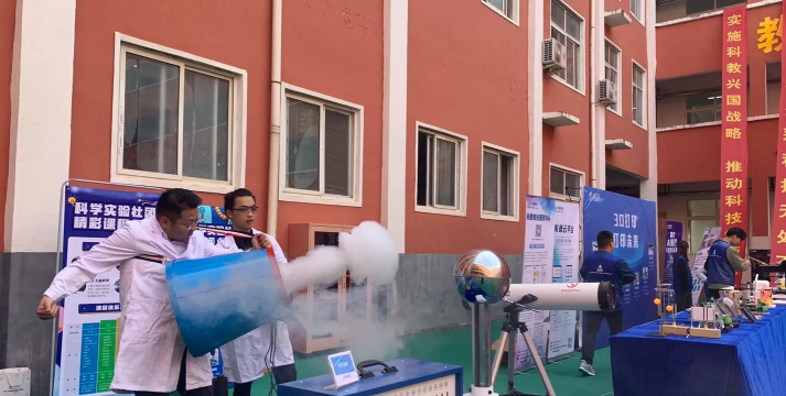恩城第五小学阅读区
