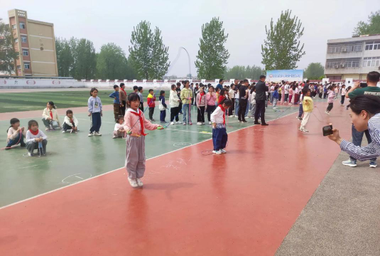 浚县善堂镇下河中心校阅读区