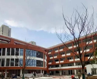 晴岚初中阅读区
