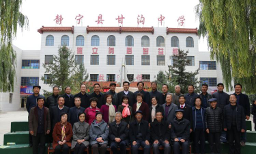 平凉市崆峒区白水镇甘沟初级中学阅读区