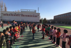 平石街道办石青小学阅读区