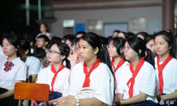 恩平市年乐学校阅读区