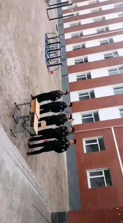 柳河沟学校阅读区