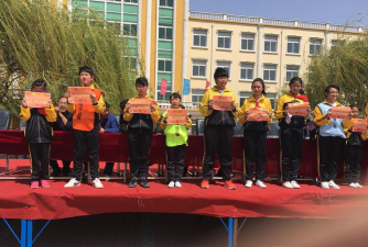 兴隆堡镇学校阅读区