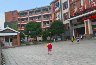 湛江市新坡小学阅读区