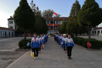 淇县西岗乡闫村中心小学阅读区
