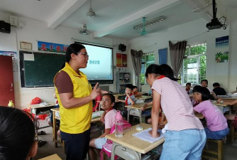 太平镇造甲小学阅读区