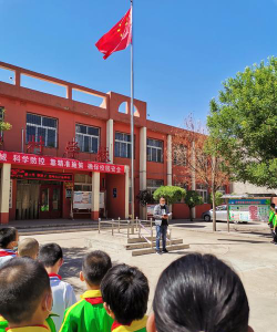新乡市开发区东杨村学校阅读区