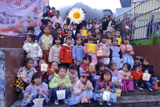 汉源县九襄镇明月幼儿园阅读区