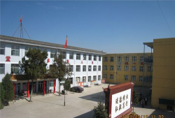 豆村中学阅读区