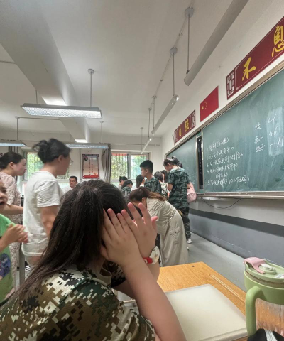 偏关县陈家营乡陈家营中学校阅读区