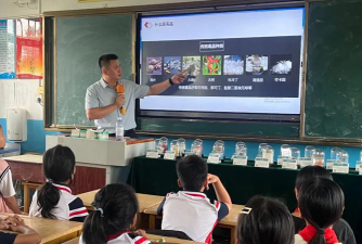 湛江开发区渔业小学阅读区