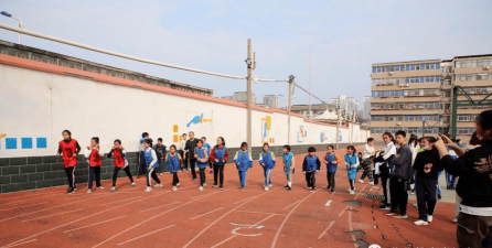 焦作市解放区幸福街小学阅读区