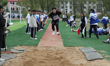 抚顺市第三十二中学阅读区