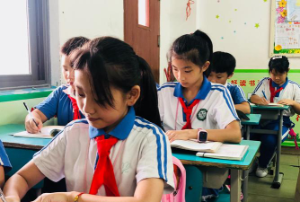深圳市翠茵小学阅读区