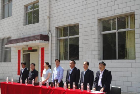 原平市轩岗镇中学阅读区