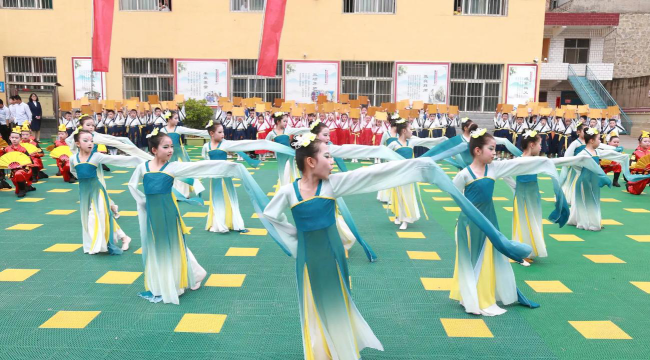 孝南区广场街城东小学阅读区