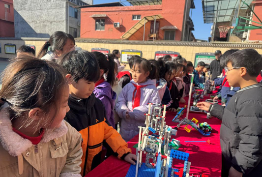 济源市北海办事处马寨小学阅读区