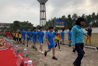 石角镇三合小学阅读区