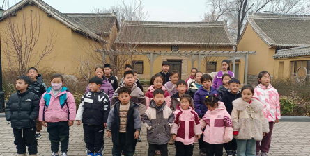 西向镇五街小学阅读区