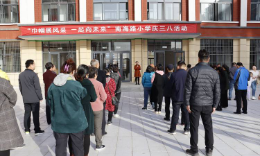 华龙区大庆办南海路小学阅读区