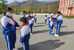 本溪县草河城镇中学阅读区