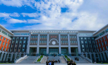 南充技师学院阅读区