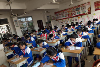 廉江市第一小学阅读区