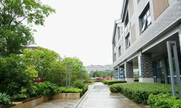 成都市青羊区学大教育培训学校有限公司阅读区