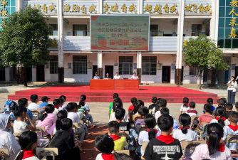青平镇中心小学不较详细阅读区